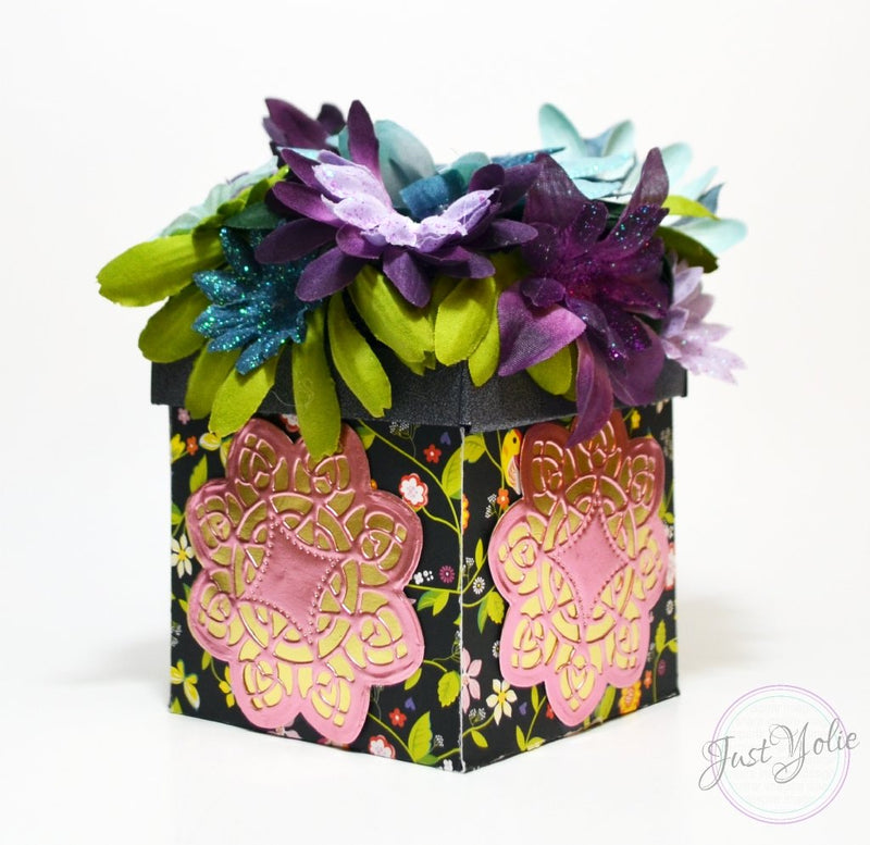DIY Floral Gift Box by Yolie Burke | Rinea