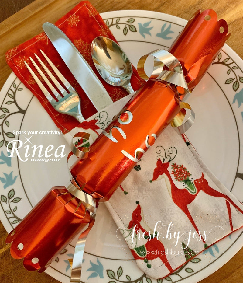 Festive Holiday Crackers by Jess | Rinea