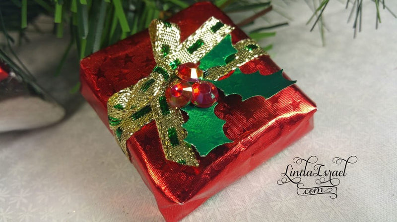 Tiny Foil Christmas packages | Rinea